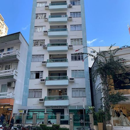 Apto Na Av Brasil Frente Ao Shopping,4Min Da Praia Balneário Camboriú エクステリア 写真